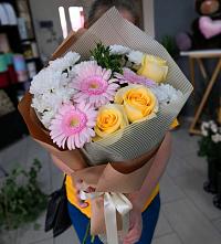 Букет цветов из:  Герберы, Розы и Хризантемы в Субханкулово