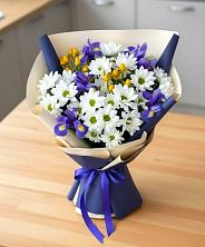Букет цветов из:  Розы, Ирисы и Хризантемы в Субханкулово