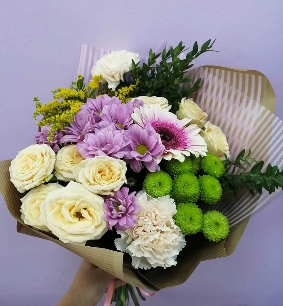 Букет цветов из: Хризантемы, Розы, Гвоздики и Герберы в Субханкулово