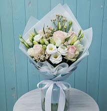 Букет цветов из:  Розы и Лизиантусы в Субханкулово